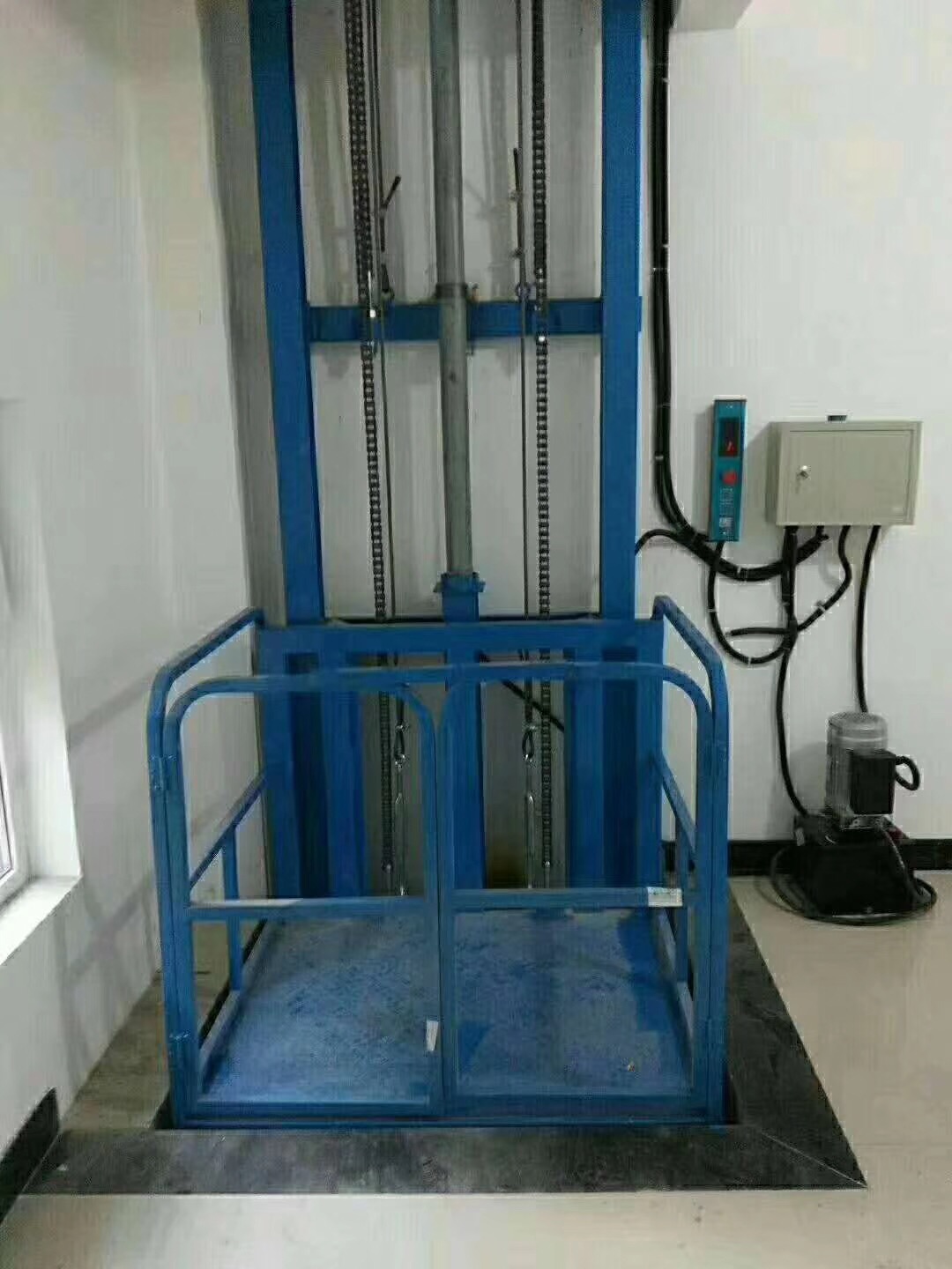 導軌升降貨梯